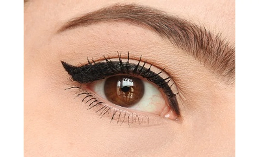 A tökéletes tusvonal titka (rejtett szemhéjra is)